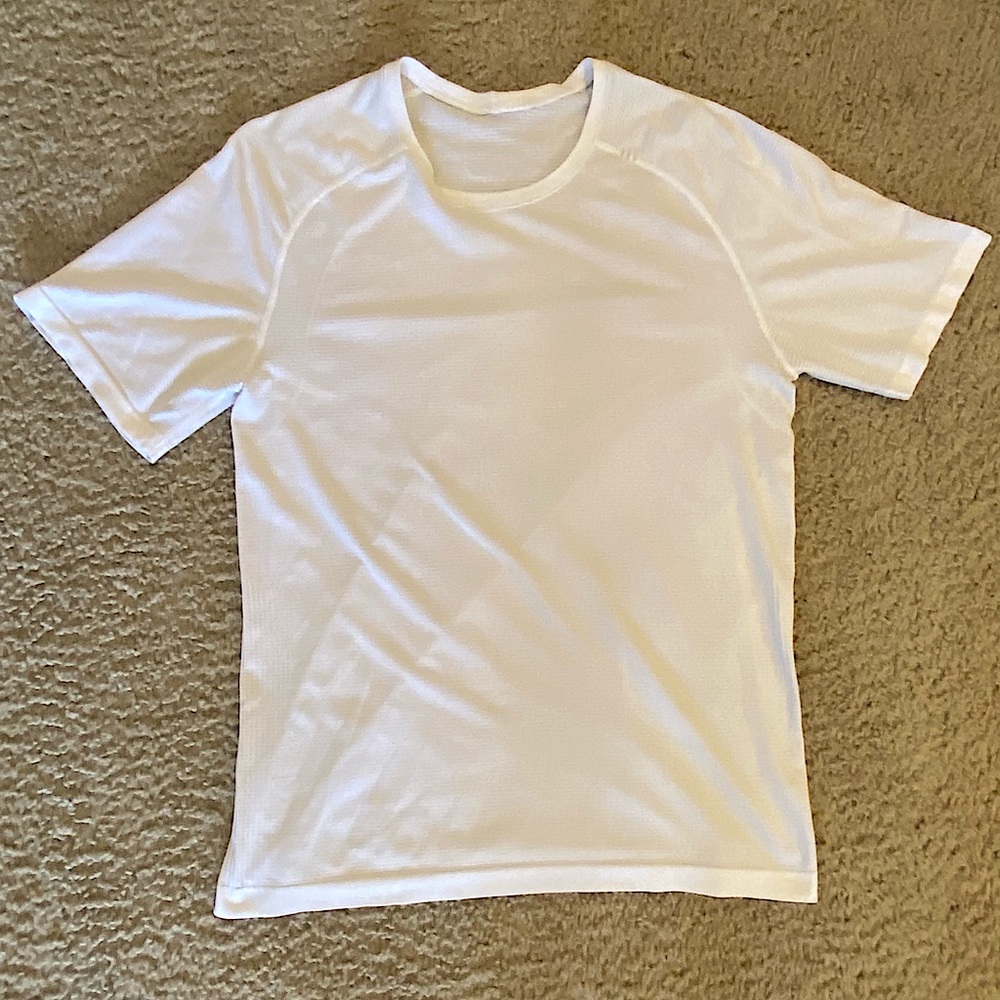 Lululemon Metal Vent Tech Tee 2.0 - Medium